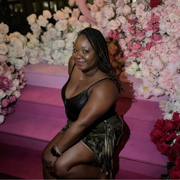 Meet your Posher, Jennaya - Picture 1 of 6